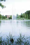 La fontana in centro al lago